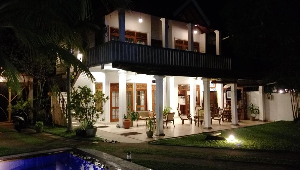 Surf Villa Хіккадува Екстер'єр фото