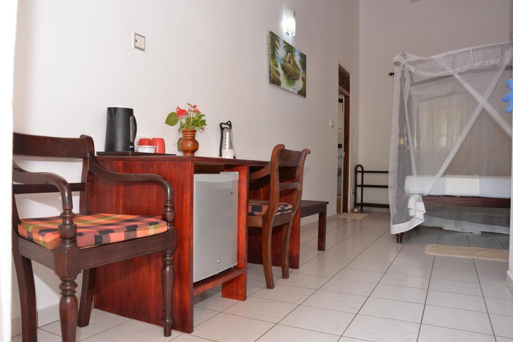 Surf Villa Хіккадува Екстер'єр фото