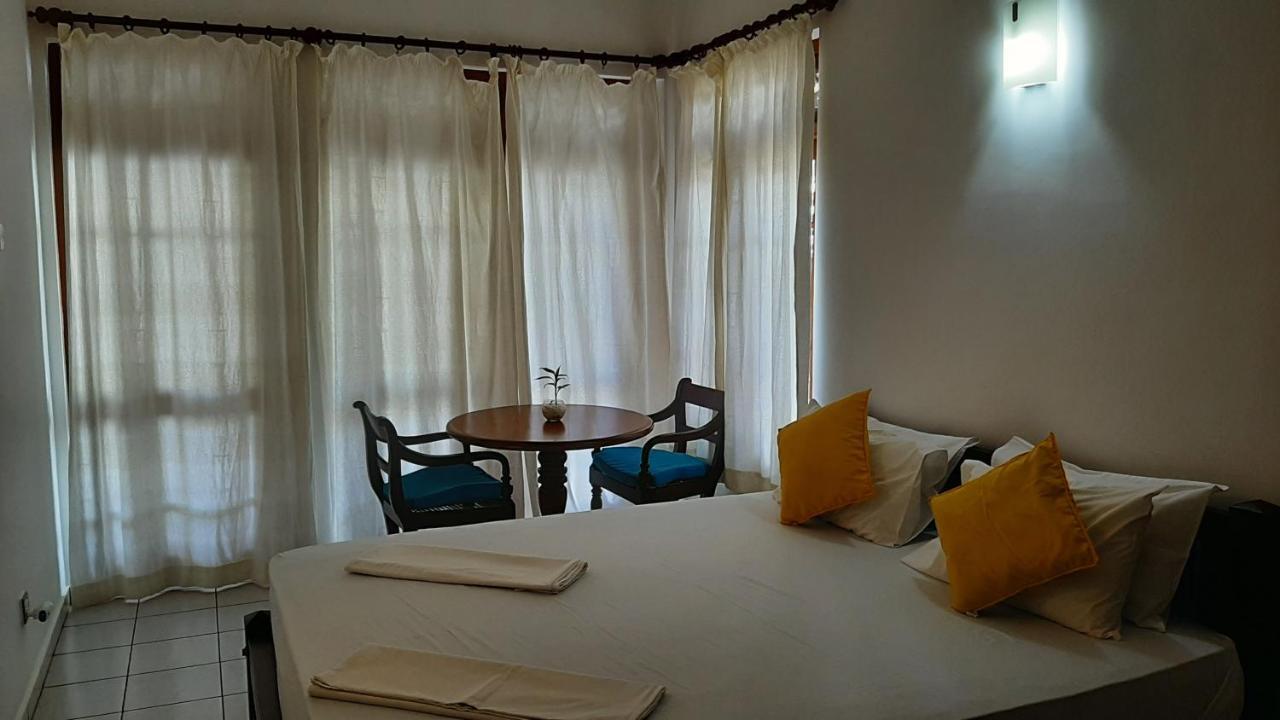Surf Villa Хіккадува Екстер'єр фото