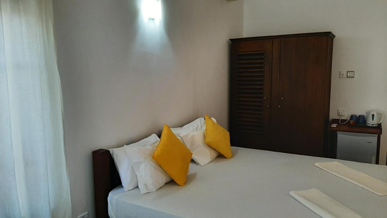 Surf Villa Хіккадува Екстер'єр фото